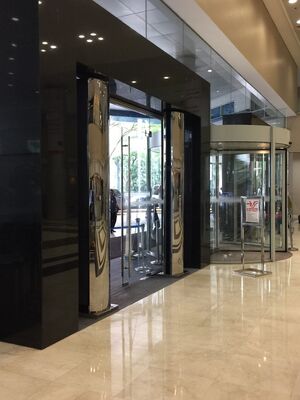 Wysokiej klasy pionowa kurtyna powietrzna z grzałkami w stali nierdzewnej SS304, nawiew boczny, kurtyna powietrzna do drzwi o szerokości 3m